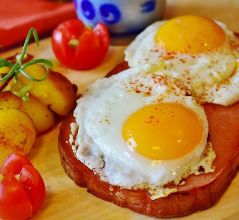 El huevo ha sido catalogado como uno de los alimentos más nutritivos y completos del mundo, ya que contiene una gran cantidad de proteínas, antioxidantes y vitaminas, que contribuyen con importantes beneficios para la salud